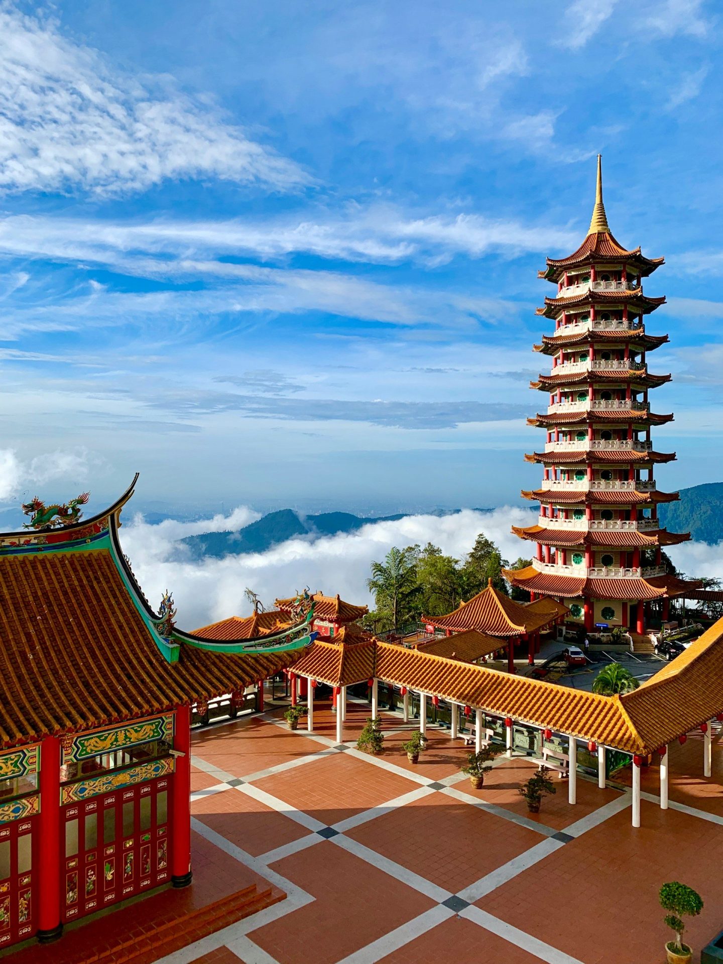 Genting Highlands and Batu Caves Day Tour – Malaysia